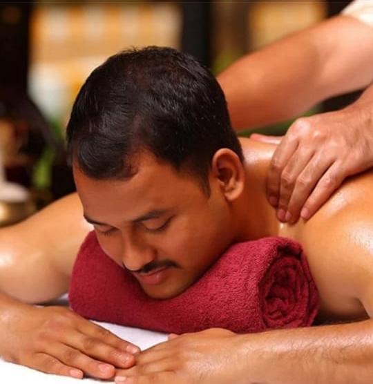 Image of විඩාබර ඔබේ ගත සිත නිවා සනසා ගන්නට පලපුරුදු පුහුණුව ලත් තෙරපිවරියක විසින් සිදුකරන Relaxing treetment.පිරිසිදු සුවපහසු ආරක්ශිත  ස්ථානයකදී.(SPA / Hotel   room නොවේ)