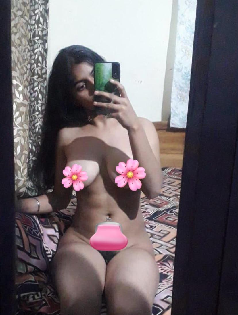 Image of Nude English Tamil singala Cam girl 💙🦋
