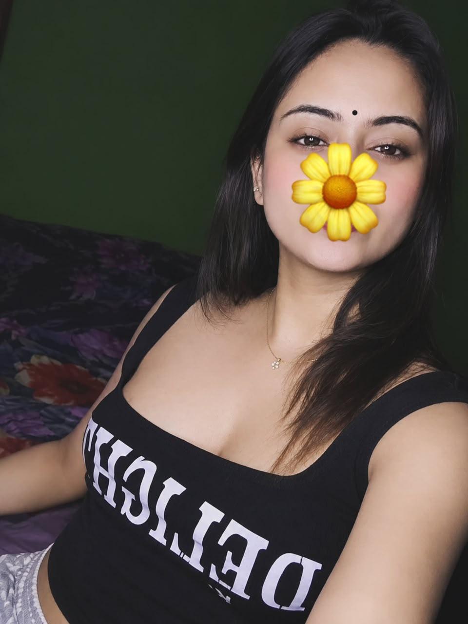 Image of Cute Tamil hot cam show 💋🍑