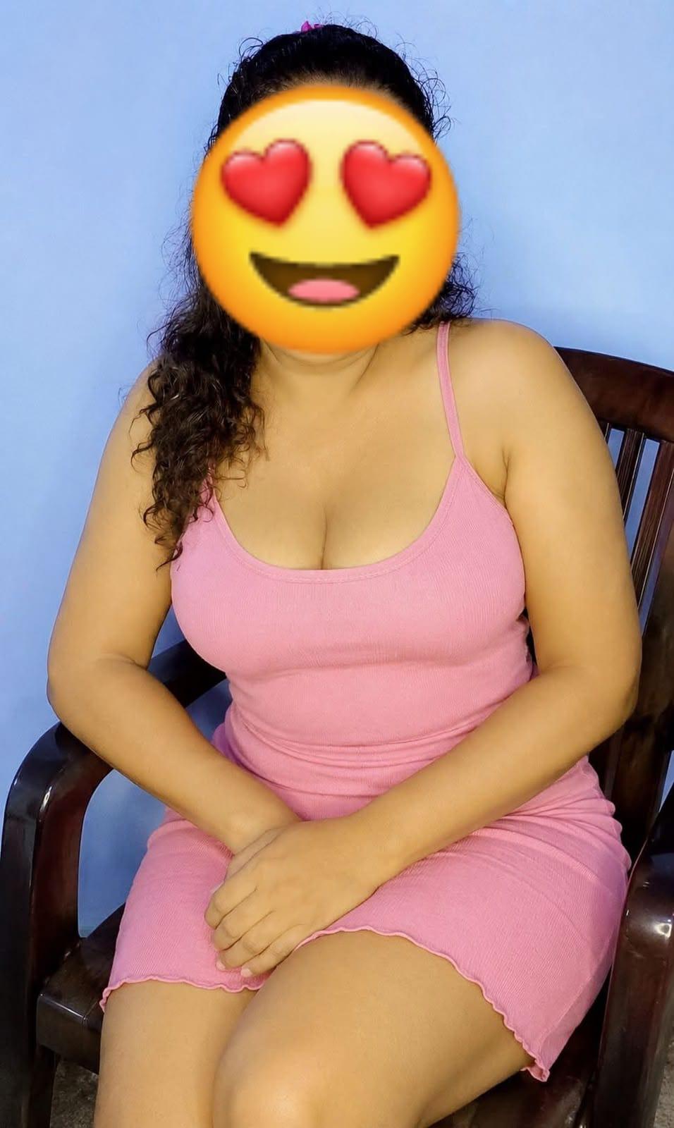 Image of Rs.300/= Beautiful Young Girl VVIP Cam Show Available 💦❤️👑