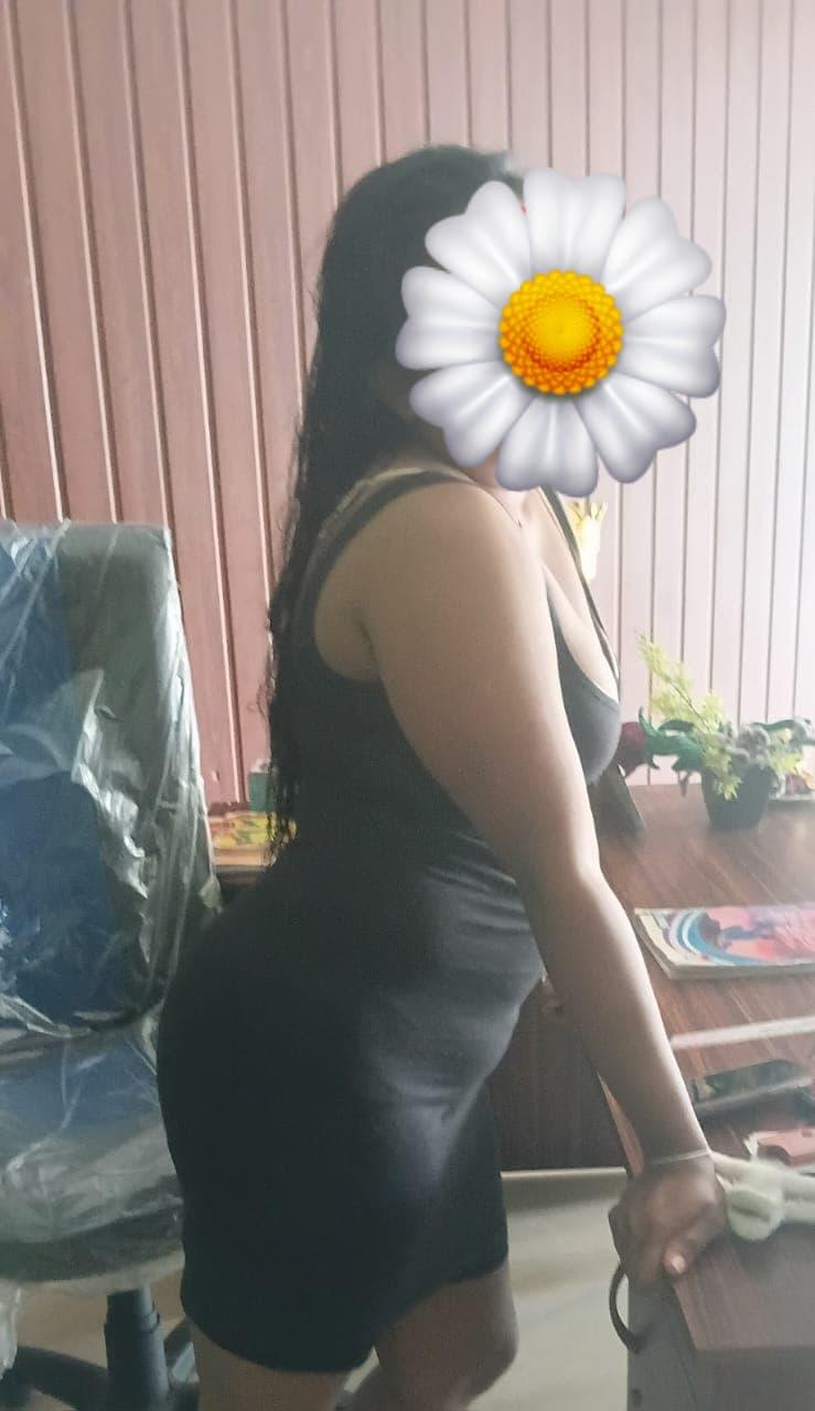 Image of සඳුනි ❤️ 27 Years Young Hot Girl 🔥