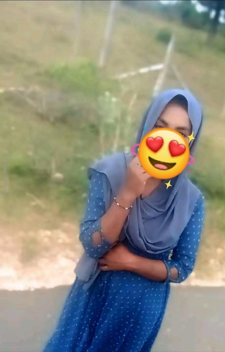 Image of Real Muslim girl 👧 cam show available