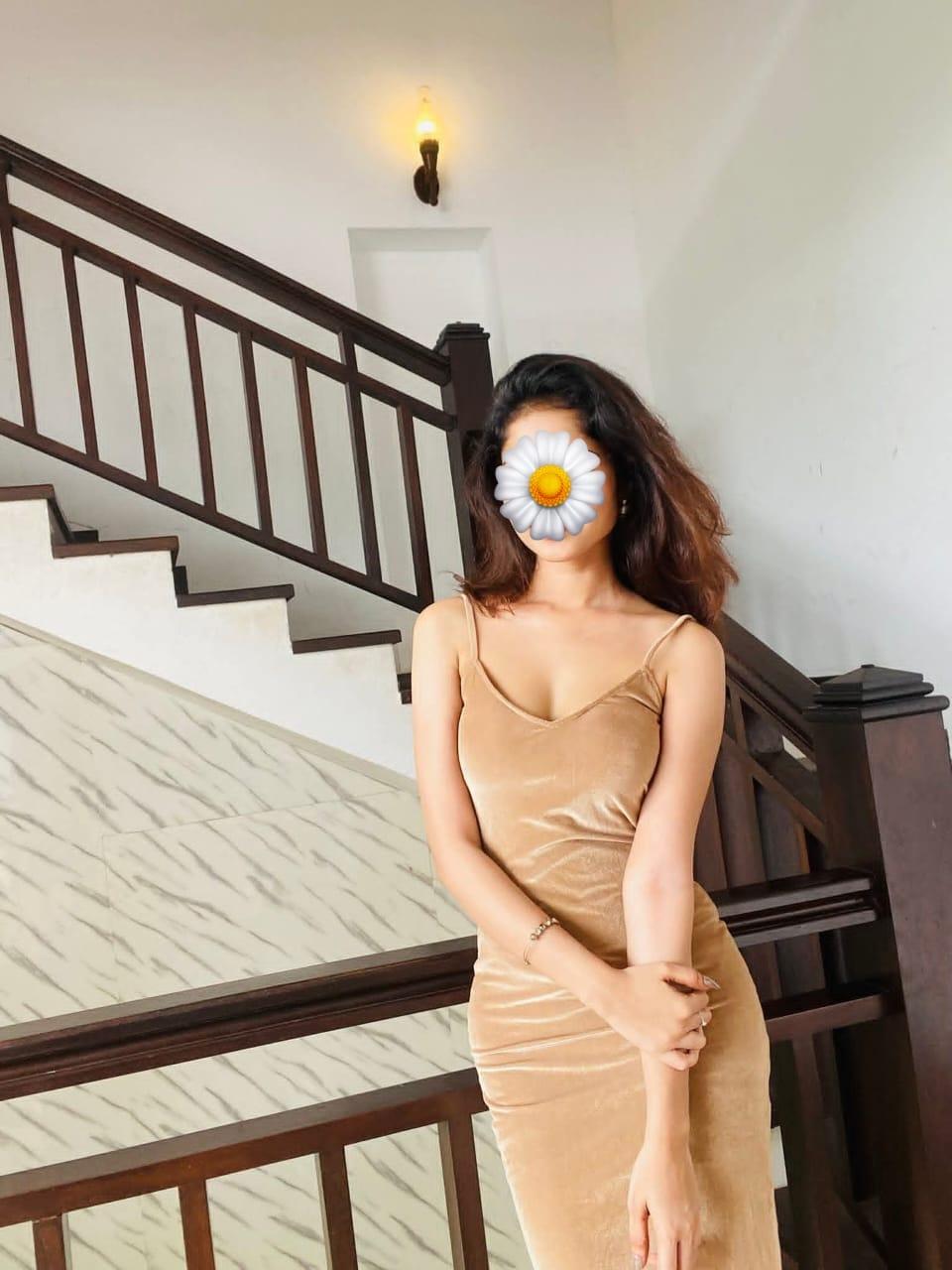 Image of Muslim And Sinhala , Tamil Girls MEET & ENJOY 😎 ROMANTIC 🔲 REAL GIRLFRIEND _FEELING* 👫