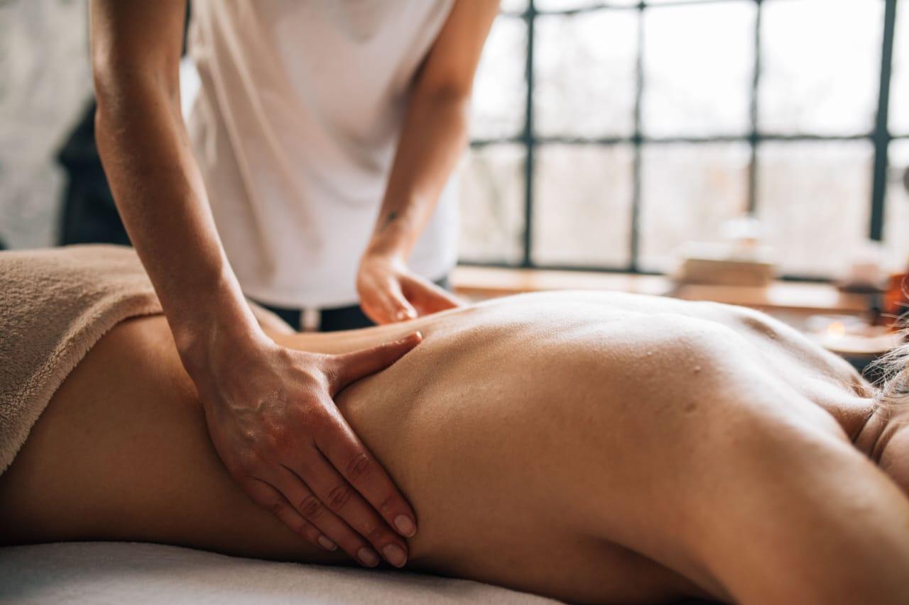 Image of Title - Ladies only Nura massage, oil massage and full service