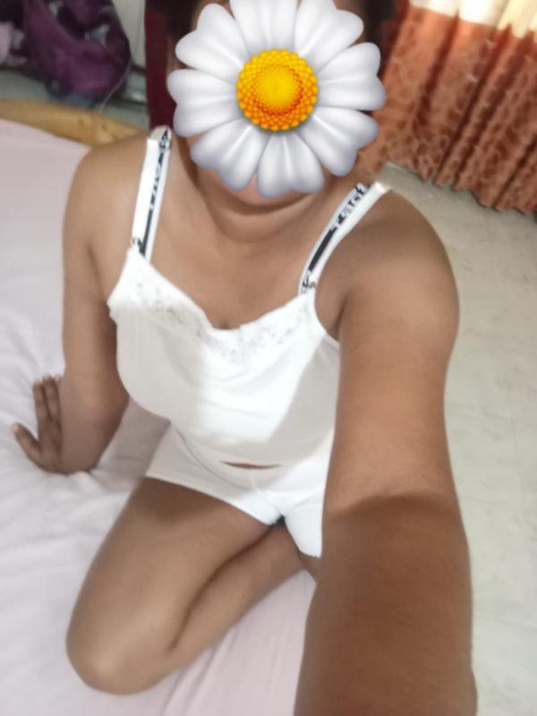 Image of දිල්මී ❤️ 30 Years Hot Mature Lady 🔥