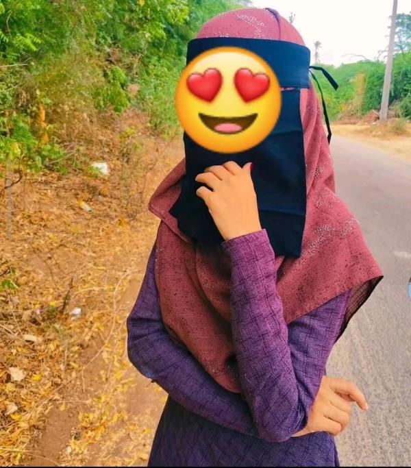 Image of Real Muslim girl 👧 cam show available
