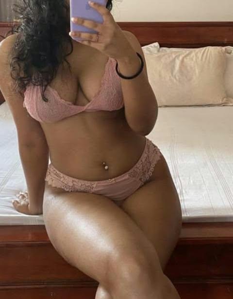 Image of 🥰single & lesbian live with face cam show 🥰