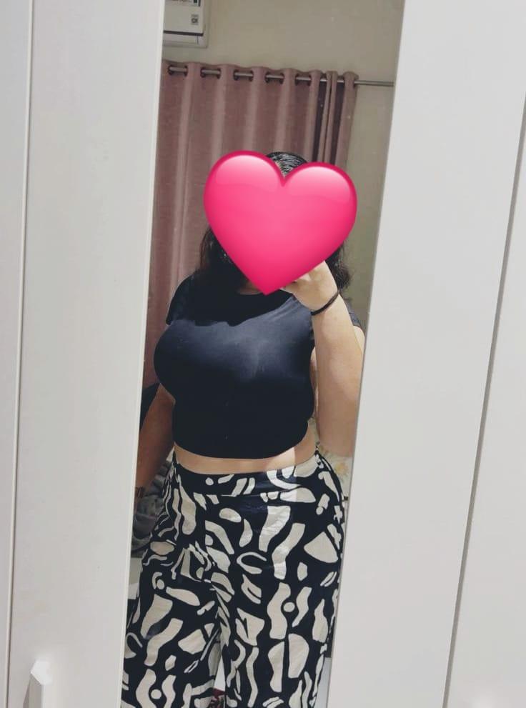 Image of Beautiful Young Girl Full Service And Cam Service