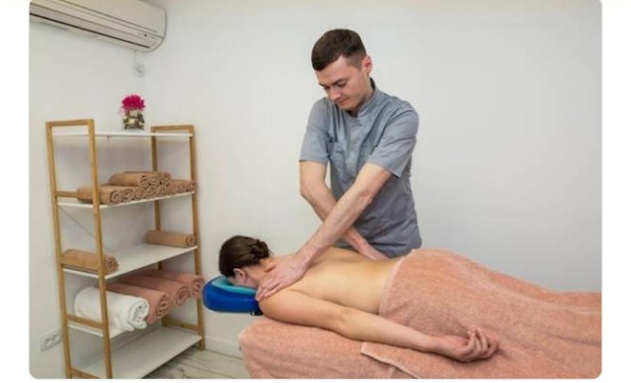 Image of Profesional Ayurwedic Massage treatments for ladies and couples.